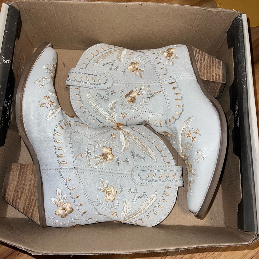 Dingo cowgirl boots